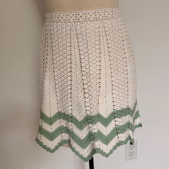 Vintage Crochet cream and green Chevron Apron - Picture 2 of 10